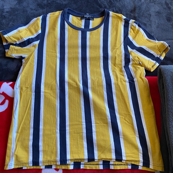 Blue, white and yellow stripped forever 21 t-shirt - Picture 2 of 3